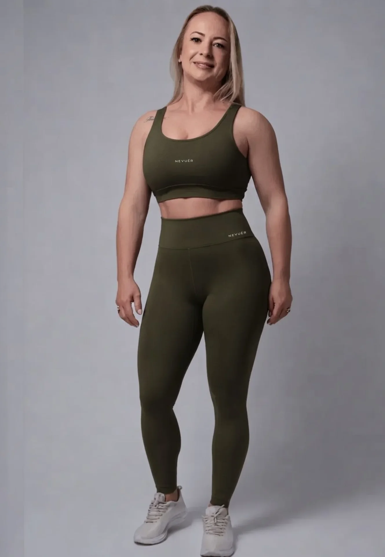 Conjunto Sculpt Legging NEVUÉR · Verde Militar · 1